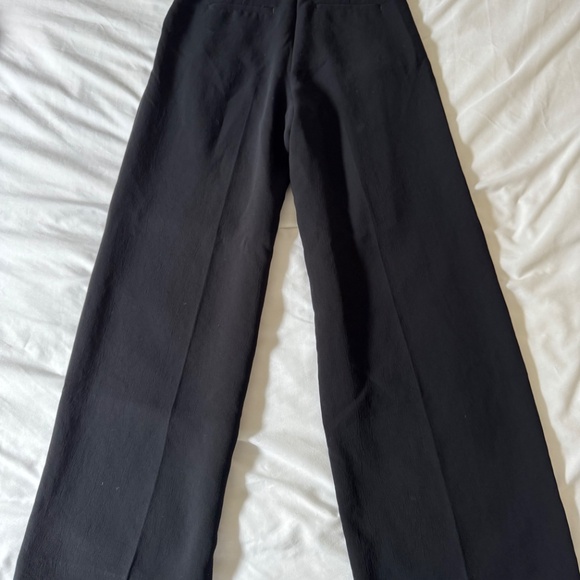 Aritzia Effortless Pants (Crepette) in Black Size 0 - Picture 3 of 3